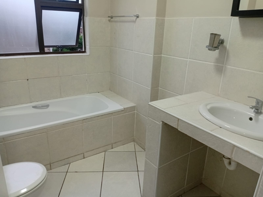 To Let 3 Bedroom Property for Rent in Abbotsford Eastern Cape